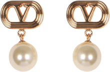Load image into Gallery viewer, Oval-shaped earrings in metal and Swarovski pearls
