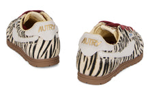 Load image into Gallery viewer, Striped sneakers
