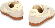 Load image into Gallery viewer, Windspin Low-top sneakers
