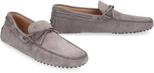 Load image into Gallery viewer, Suede loafers
