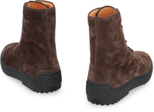 Load image into Gallery viewer, Lace-up suede ankle boots
