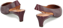 Load image into Gallery viewer, Leather slingback pumps
