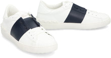 Load image into Gallery viewer, Open leather low-top sneakers
