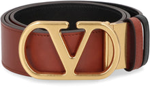 Load image into Gallery viewer, Reversible Belt Vlogo Signature in leather
