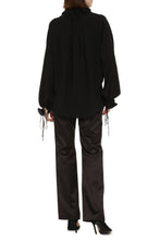 Load image into Gallery viewer, Crêpe-silk blouse

