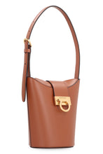 Load image into Gallery viewer, Trifolio leather shoulder bag
