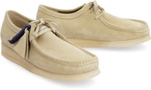 Load image into Gallery viewer, Wallabee suede lace-up shoes
