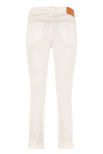 Load image into Gallery viewer, Boyfriend skinny jeans
