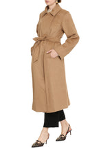 Load image into Gallery viewer, Manuela camelwool coat
