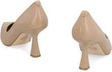 Load image into Gallery viewer, Clara leather pumps
