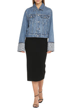 Load image into Gallery viewer, Trucker denim jacket
