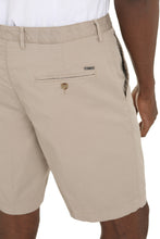 Load image into Gallery viewer, Slice cotton bermuda shorts
