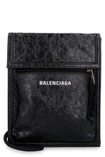 Load image into Gallery viewer, Explorer leather messenger bag
