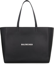 Load image into Gallery viewer, Leather tote
