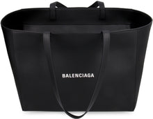 Load image into Gallery viewer, Leather tote
