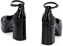 Load image into Gallery viewer, Patent leather pumps
