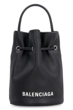 Load image into Gallery viewer, Leather bucket bag
