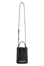 Load image into Gallery viewer, Leather bucket bag
