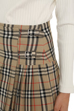 Load image into Gallery viewer, Pleated mini skirt
