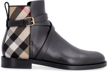 Load image into Gallery viewer, Leather ankle boots
