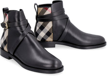 Load image into Gallery viewer, Leather ankle boots
