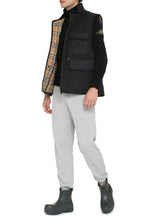 Load image into Gallery viewer, Full zip field vest
