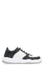 Load image into Gallery viewer, Wayne leather low-top sneakers
