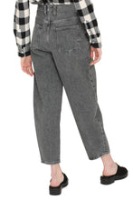 Load image into Gallery viewer, Balloon tapered fit jeans
