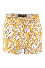 Load image into Gallery viewer, Printed denim shorts
