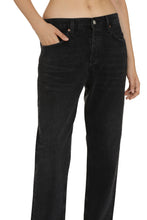 Load image into Gallery viewer, Parker straight jeans
