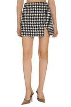 Load image into Gallery viewer, Houndstooth mini skirt
