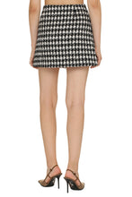 Load image into Gallery viewer, Houndstooth mini skirt
