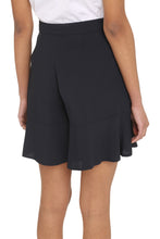 Load image into Gallery viewer, Crèpe shorts
