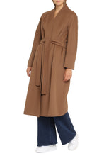 Load image into Gallery viewer, Calla Virgin wool coat
