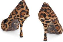 Load image into Gallery viewer, Calf hair pointy-toe pumps
