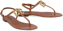 Load image into Gallery viewer, Leather thong-sandals
