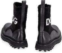 Load image into Gallery viewer, Logo detail leather booties
