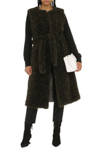 Load image into Gallery viewer, Faux fur waistcoat
