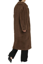 Load image into Gallery viewer, Faust vegan fur coat
