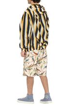 Load image into Gallery viewer, Hooded windbreaker
