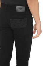 Load image into Gallery viewer, Slim fit jeans
