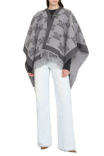 Load image into Gallery viewer, Frine wool cape
