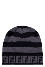 Load image into Gallery viewer, Knitted beanie

