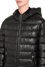 Load image into Gallery viewer, Hooded short down jacket
