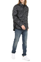 Load image into Gallery viewer, Snap button fastening down jacket

