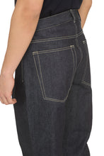 Load image into Gallery viewer, Loose-fit jeans
