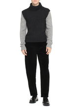 Load image into Gallery viewer, Wool turtleneck sweater
