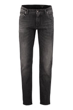 Load image into Gallery viewer, Slim fit jeans
