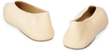 Load image into Gallery viewer, Leather ballet flats
