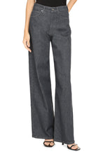 Load image into Gallery viewer, Wide-leg jeans

